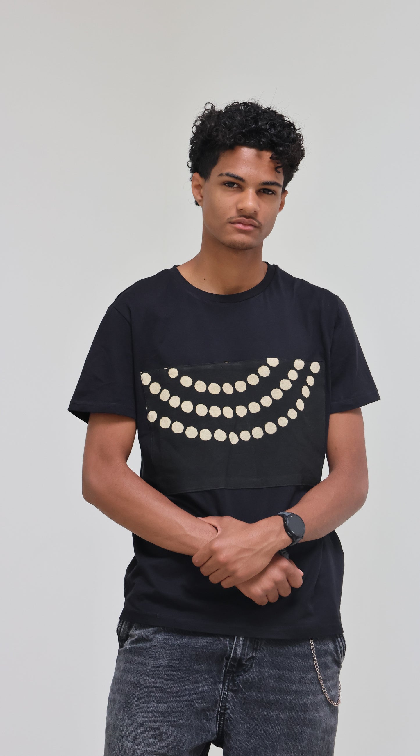Teeshirt:arcs de points blancs