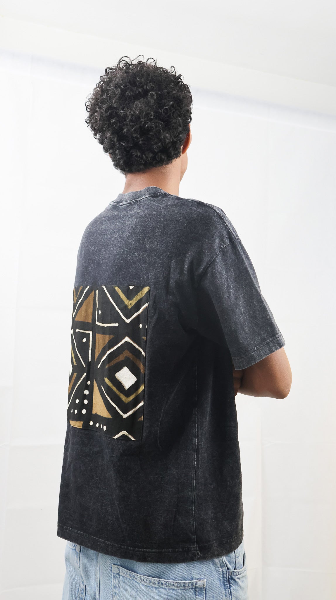 T-shirt Oversize Effet Délavé – Motif Géométrique Inédit
