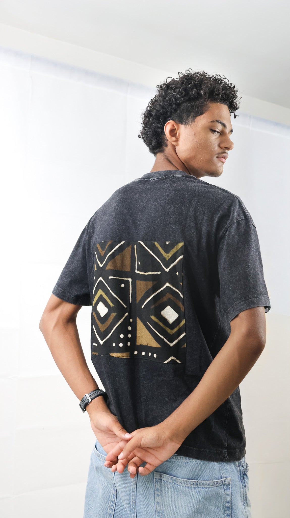 T-shirt Oversize Effet Délavé – Motif Géométrique Inédit