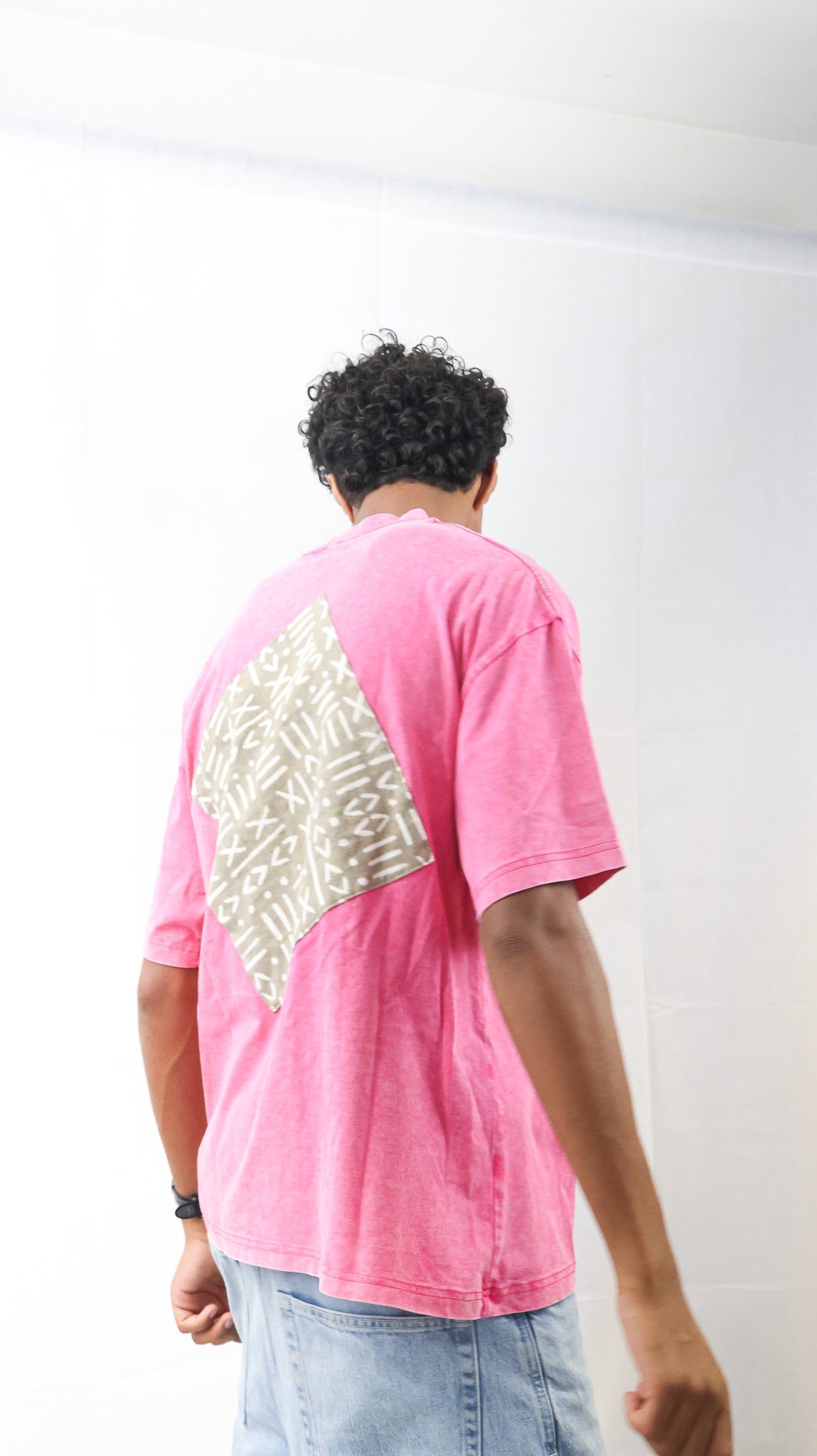 T-Shirt Rose Oversize - Patch Motif Bogolan