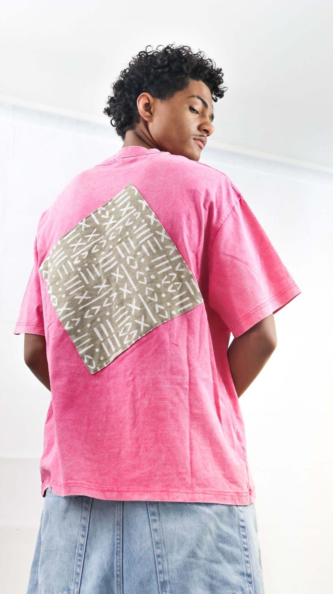 T-Shirt Rose Oversize - Patch Motif Bogolan