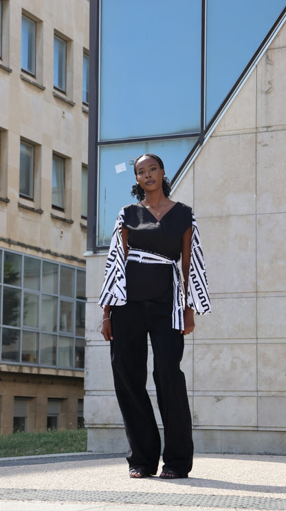 Veste noir à manche blanche