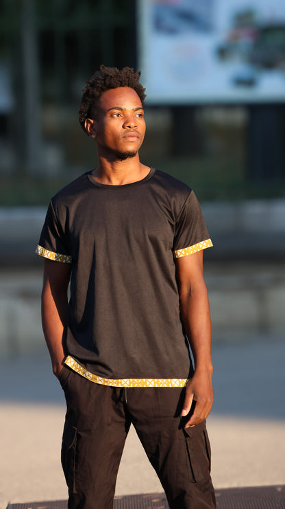 T-shirt de sport noir avec détail jaune