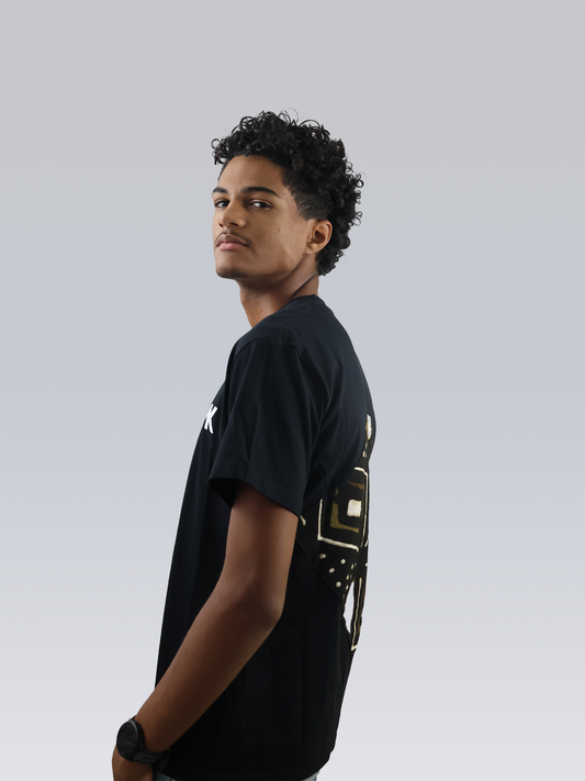 T-shirt Noir Graphique – Expression & Style