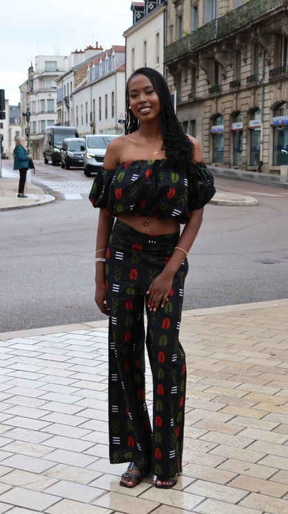 Ensemble noir avec motif femme